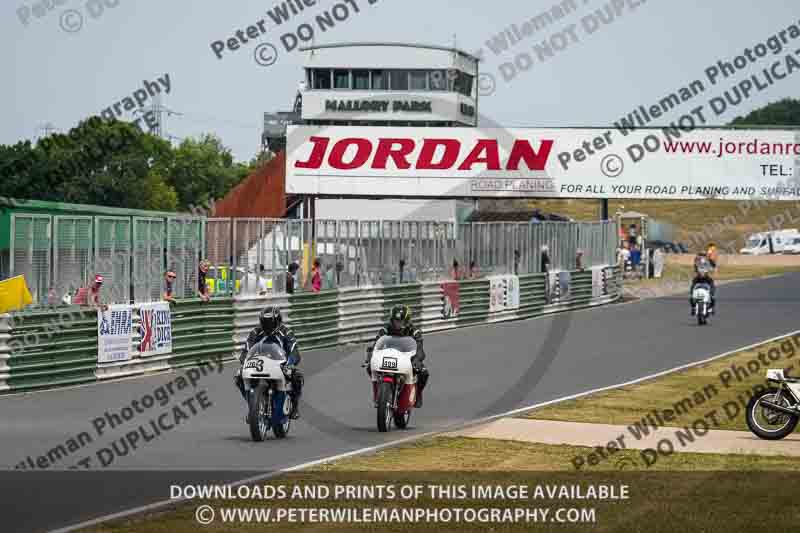 Vintage motorcycle club;eventdigitalimages;mallory park;mallory park trackday photographs;no limits trackdays;peter wileman photography;trackday digital images;trackday photos;vmcc festival 1000 bikes photographs